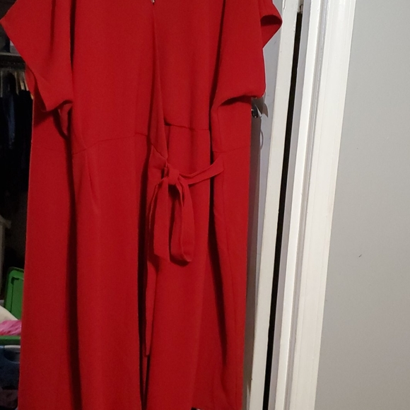 RED DRESS - Picture 4 of 5